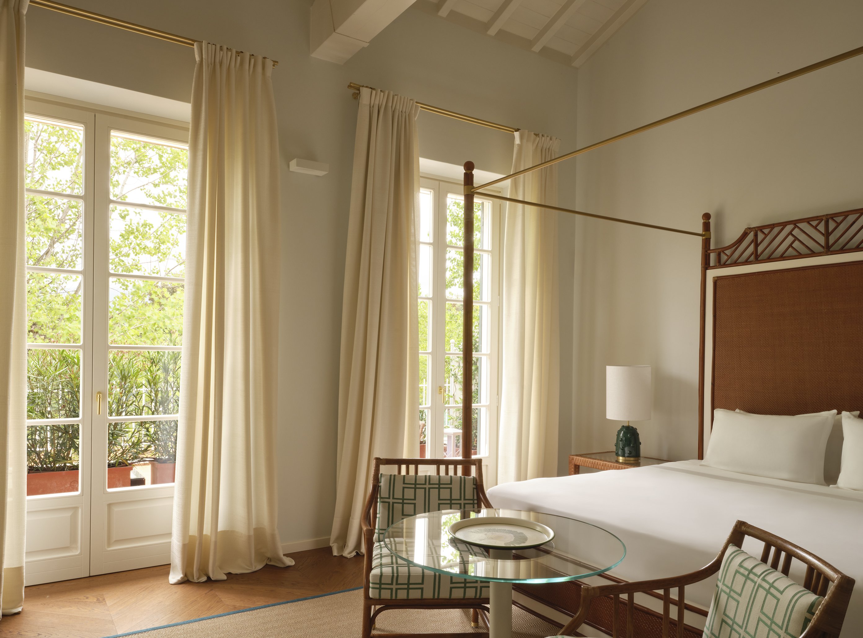 Pensione America-guestroom-Grand Room.jpg