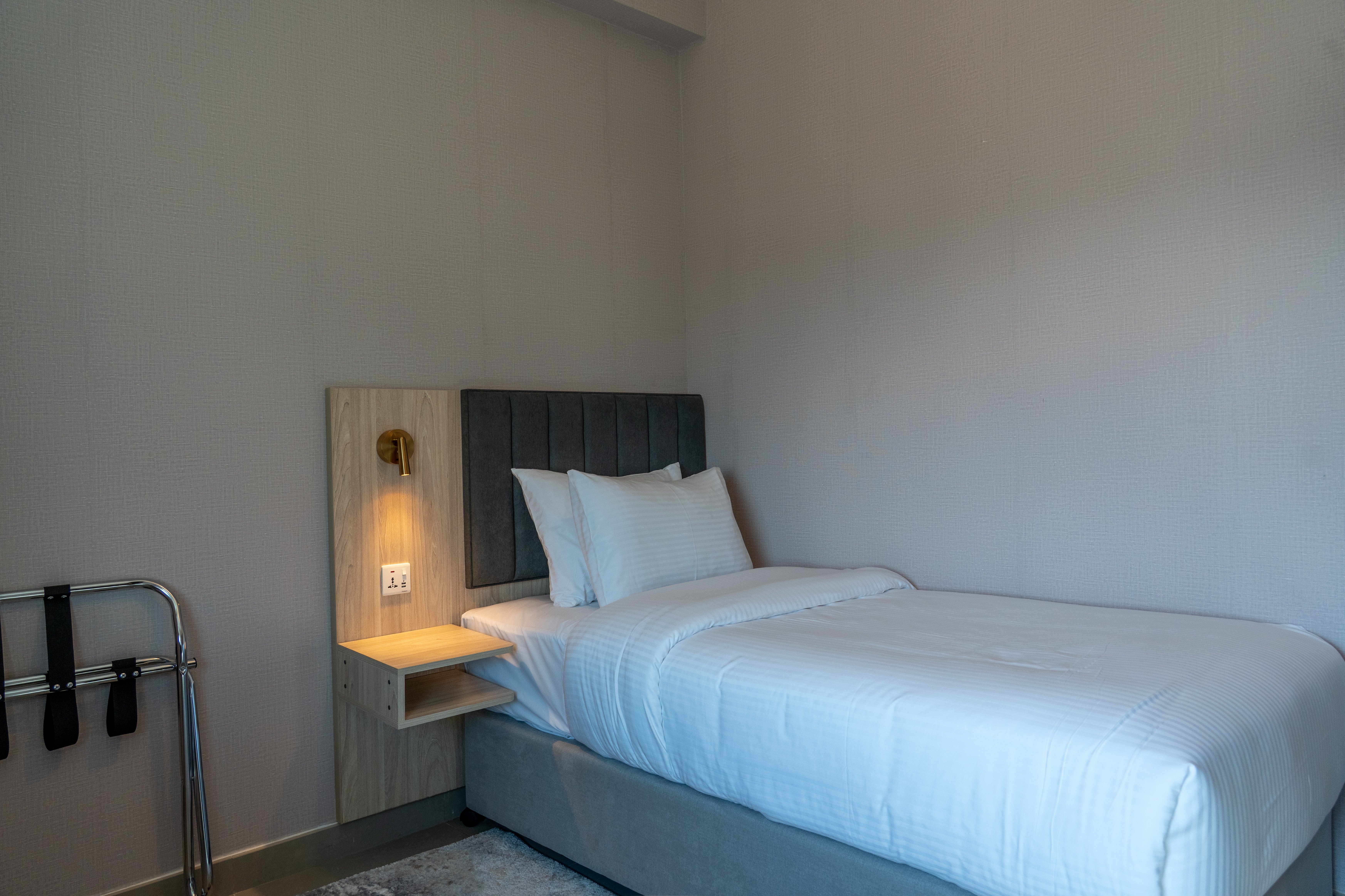 VOGO GRAND ACADEMIC CITY DUBAI-guestroom-Standard single room - TOP VOGO Grand Hotel Academic City Dubai.jpg