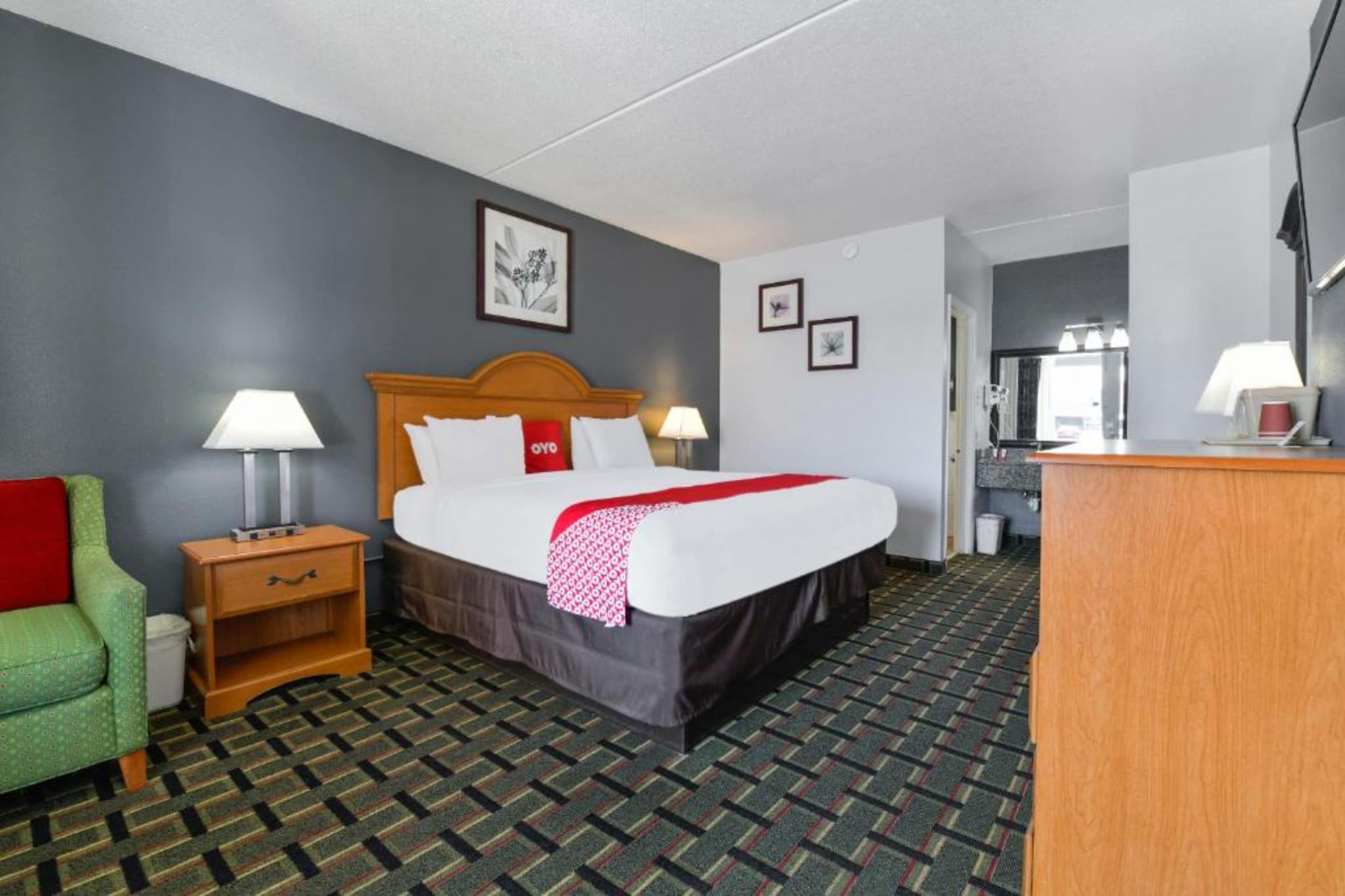 HOTEL LAKE PARK LAK-guestroom-Room.jpg