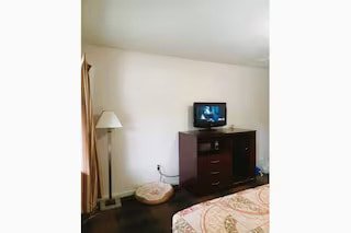 PATRIOT INN MOTEL BEAVER WV-guestroom-Room.jpg