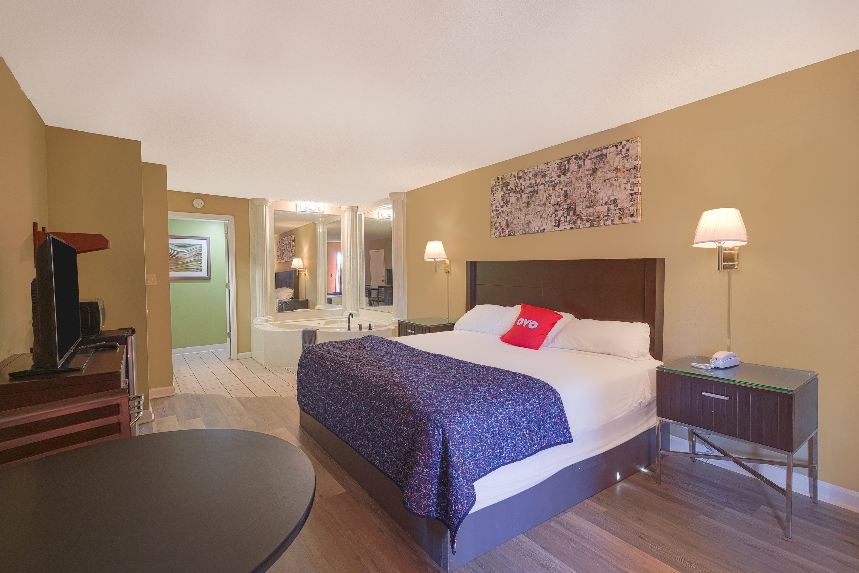 OYO HOTEL BROWNSVILLE TN I-40-guestroom-Room.jpg