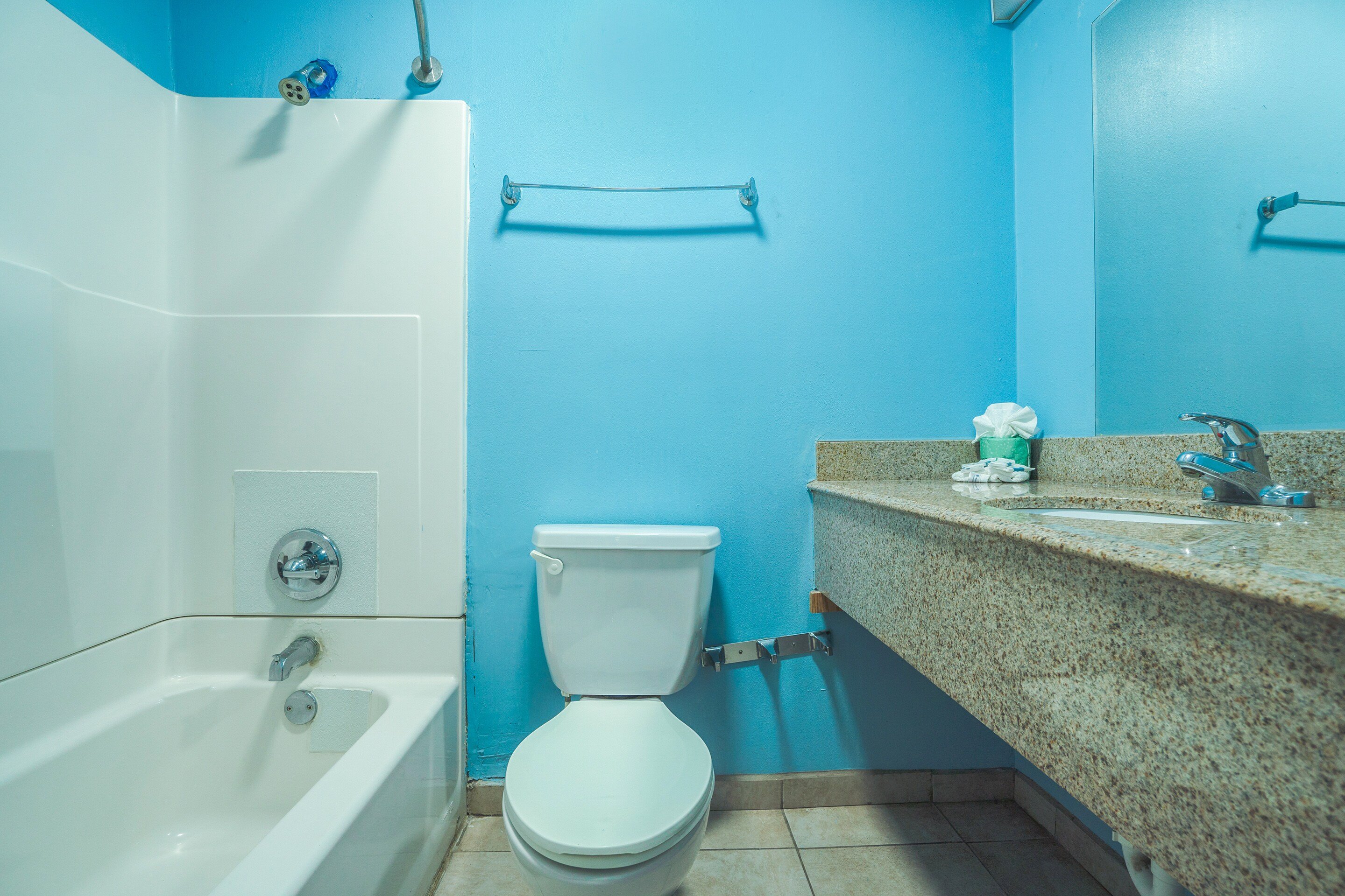 OYO HOTEL MIDLAND-guestroom-Washroom.jpg