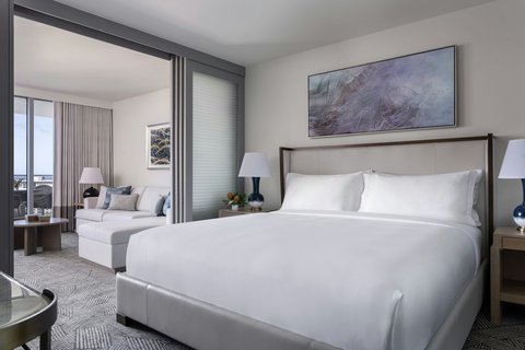THE RITZ-CARLTON RESIDENCES, WAIKIKI BEACH - Photo 23