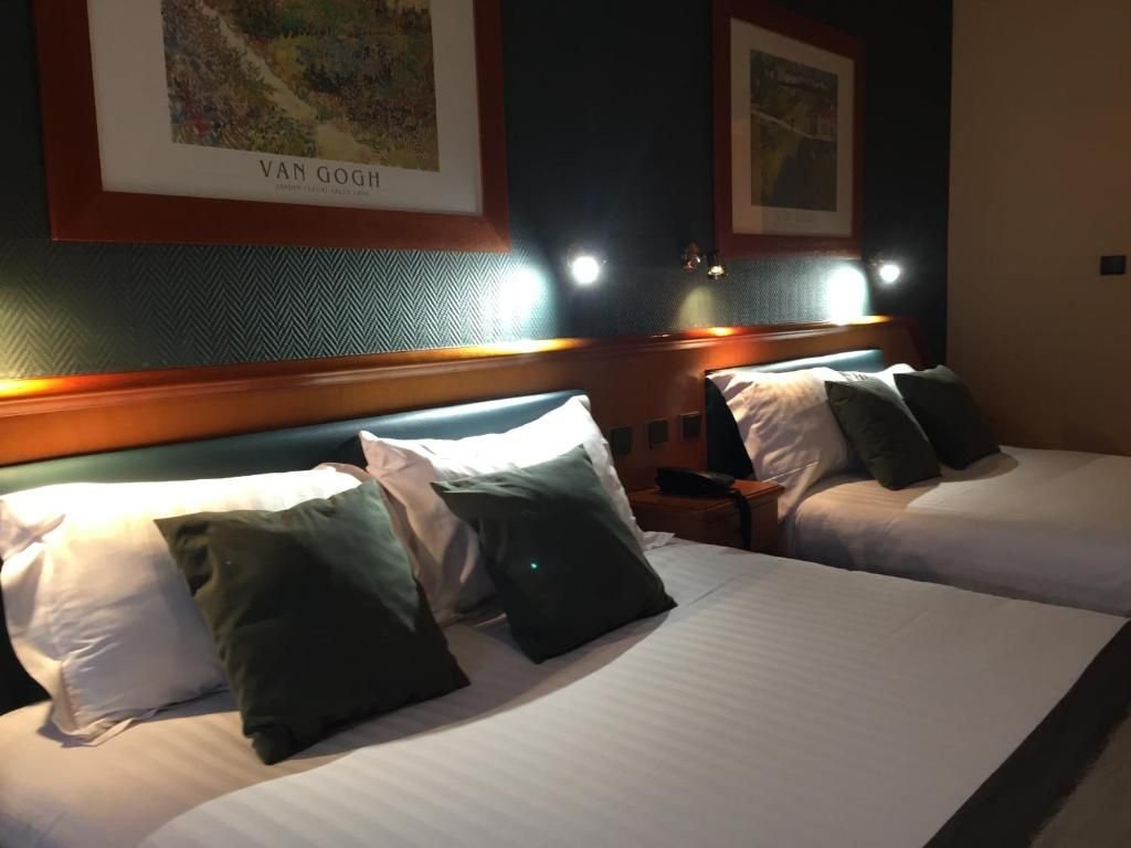 HOTEL DE LA PAIX-guestroom-Club Double Room.jpg