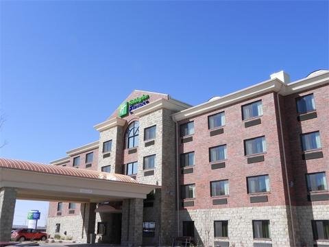 Holiday Inn Express Hotel & Suites