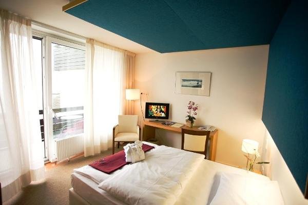 SEEHOTEL LEONI-guestroom-Room.jpg