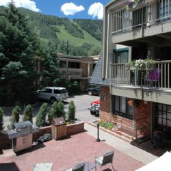  - Chateau Chaumont & Dumont Condos Aspen