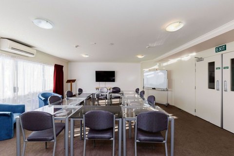 Meeting/breakfast room