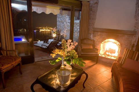 CHATEAU EZA - Photo 27