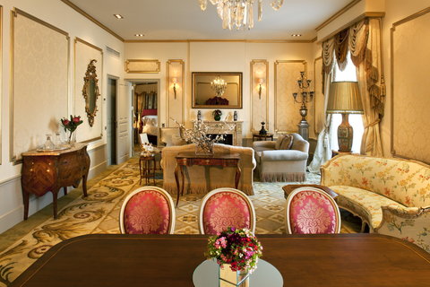 EL PALACE BARCELONA - Photo 40