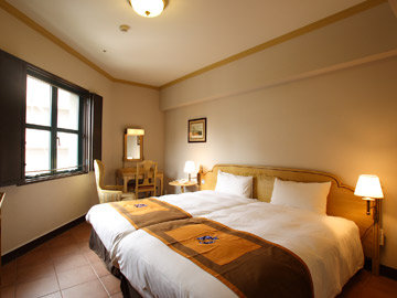 Monterey Nagasaki-guestroom-Deluxe Twin.jpg