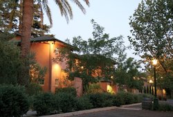  - Wine & Roses Hotel Lodi