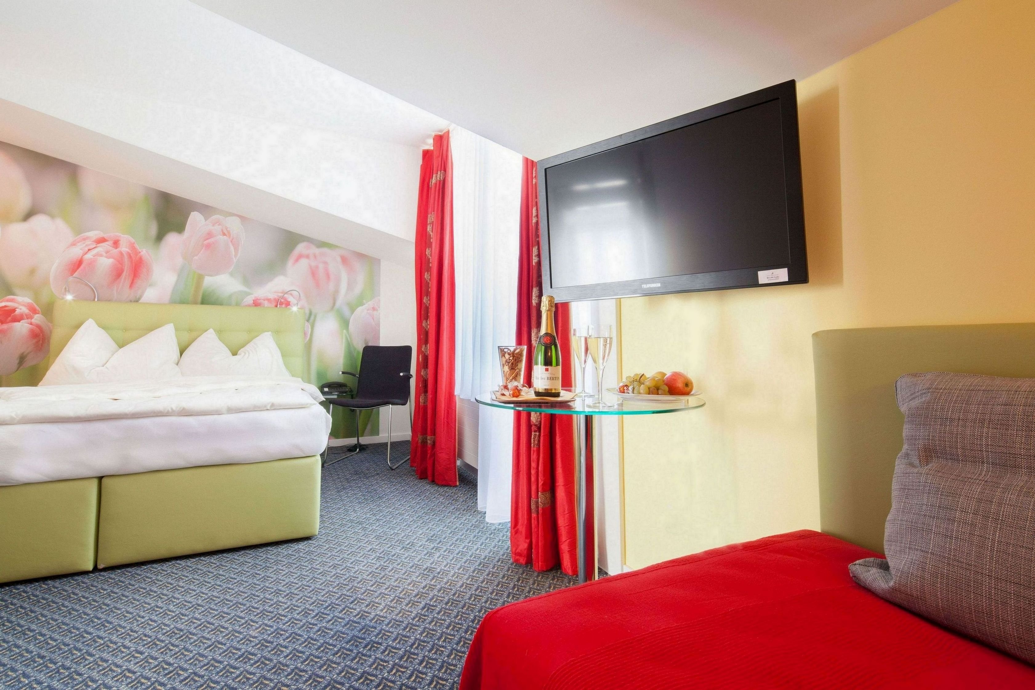 HOTEL AMBASSADOR-guestroom-Triple Room.jpg