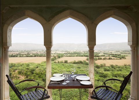 Unique Dining at Hawa Audhi - The Hunting Tower