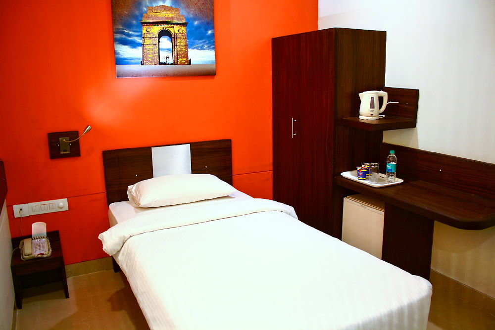 Ginger East Delhi Vivek Vihar-guestroom-Guest Room.jpg