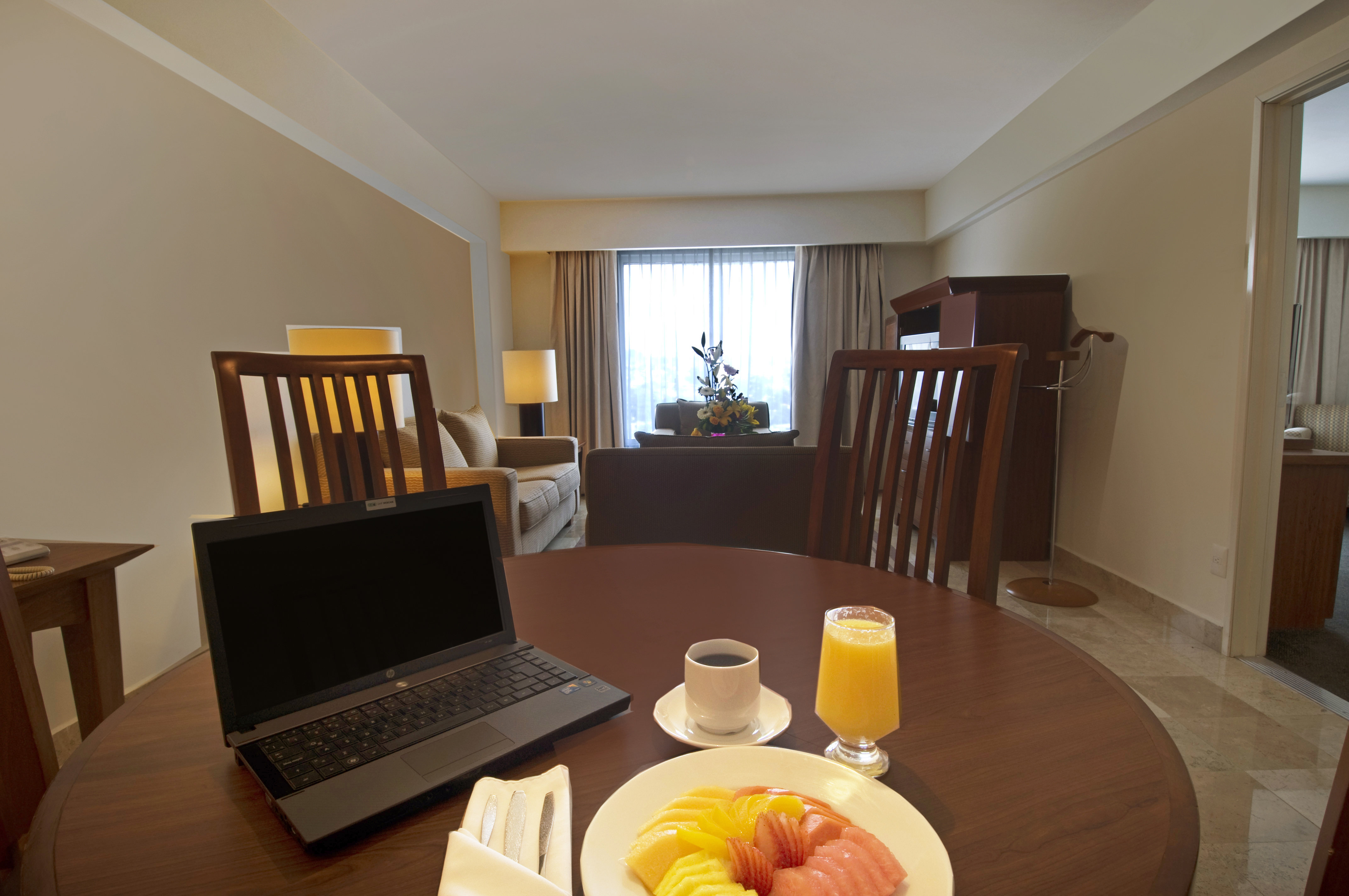 FI Express Puebla Finsa-guestroom-Junior Suite King.jpg