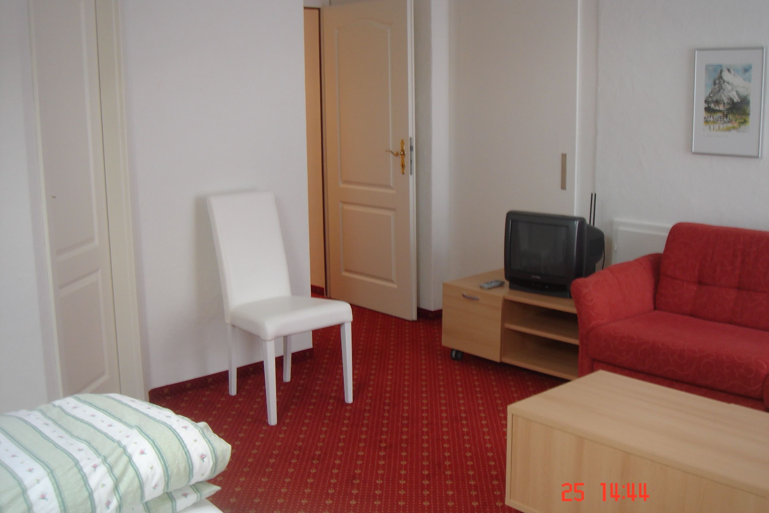 HOTEL RESIDENCE-guestroom-4 room apartment.jpg