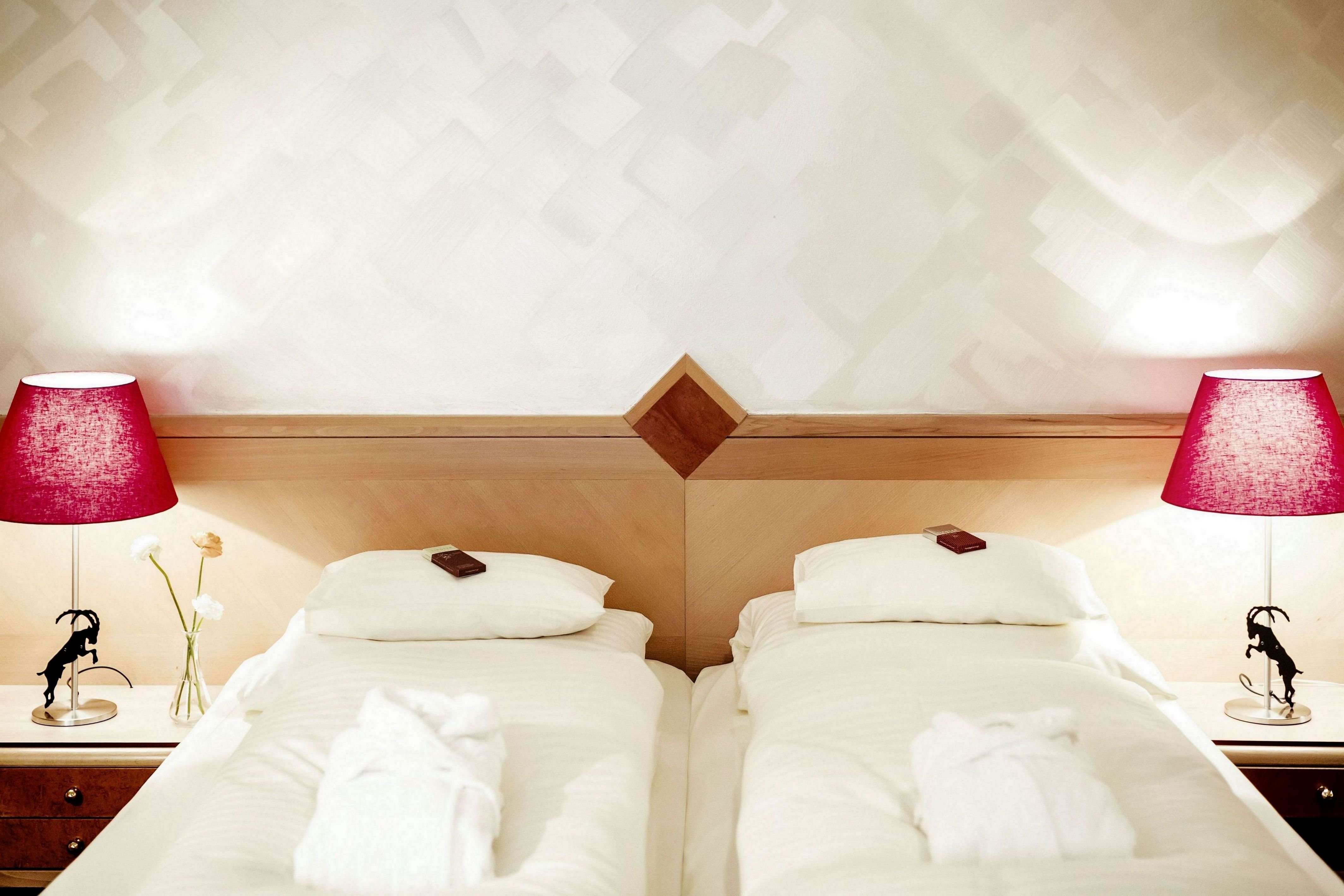 HOTEL SCHROFENSTEIN-guestroom-Double room.jpg