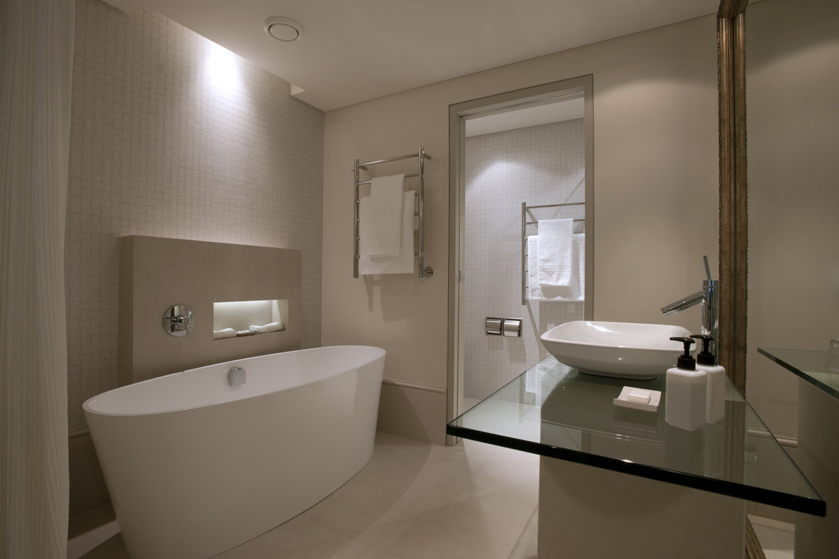 Oude Werf Hotel-guestroom-Superior Bathroom.jpg