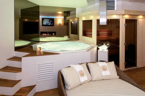 CHALET ROYALP HOTEL AND SPA - Photo 40