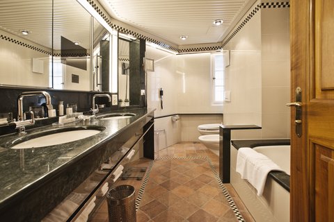 WIDDER HOTEL - Photo 14