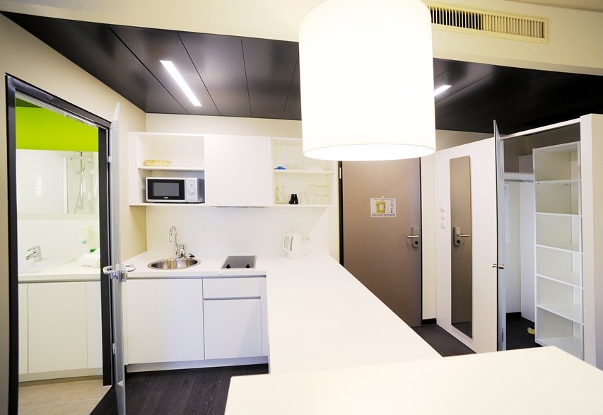 Harrys Home Linz-guestroom-Room.jpg