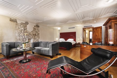 WIDDER HOTEL - Photo 16