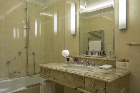 SUVRETTA HOUSE - Photo 75