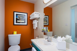  - Staypineapple University Inn Seattle - I-5, Exit 169