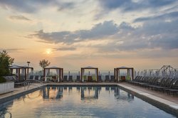  - Four Seasons Hotel Downtown St Louis - I-44, Exits 292 & 292B