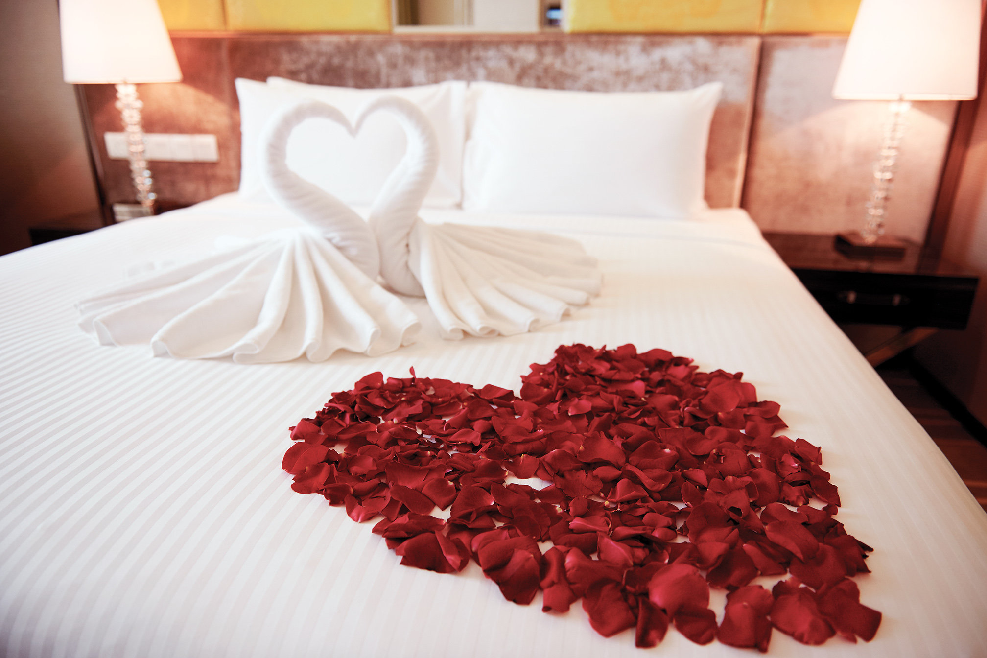 DORSETT PUTRAJAYA-guestroom-Bridal Suite Decor.jpg