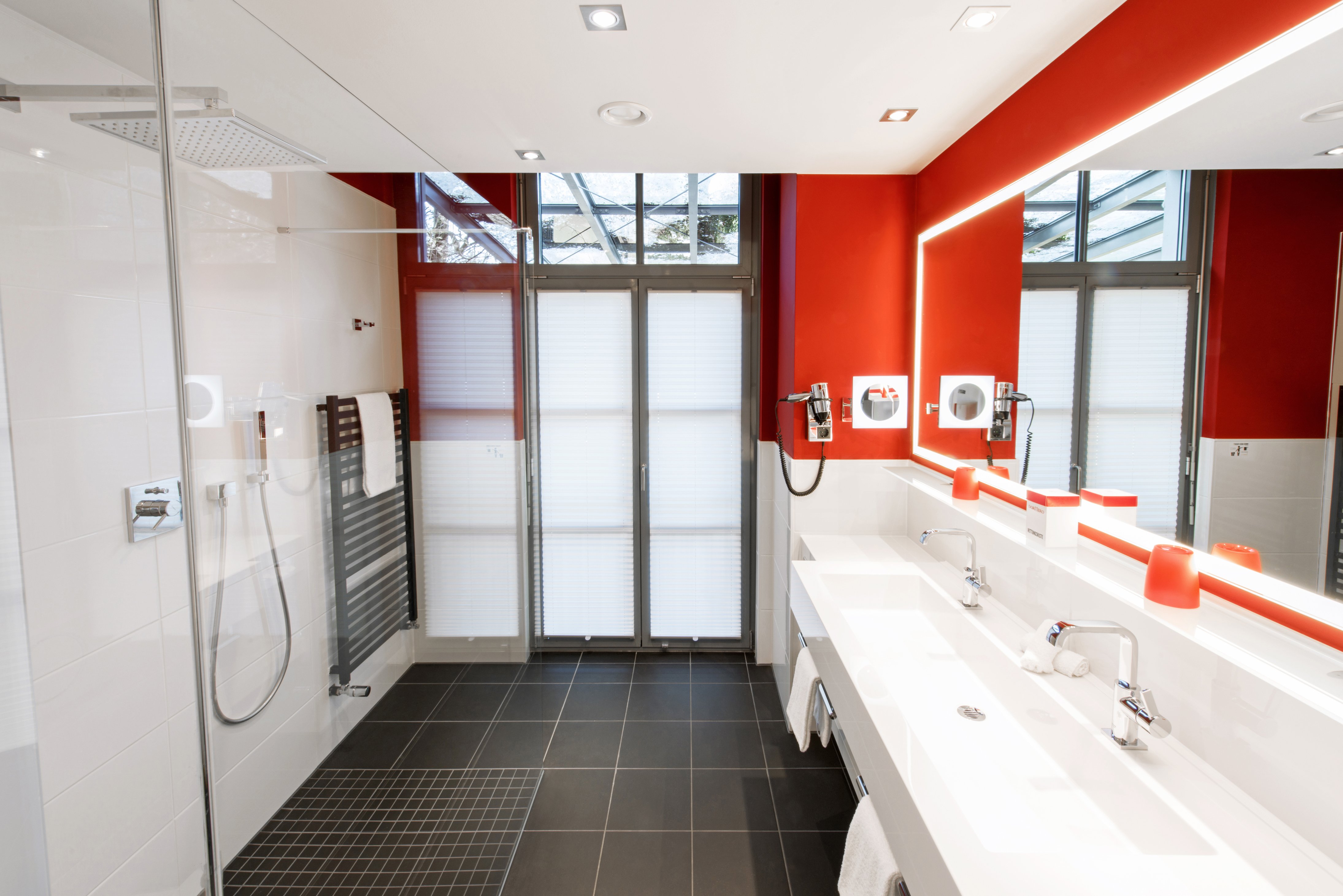 DORMERO REICHENSCHWAND-guestroom-Bathroom.jpg