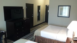  - Holiday Inn Express & Suites Nevada - I-49, Exit 101