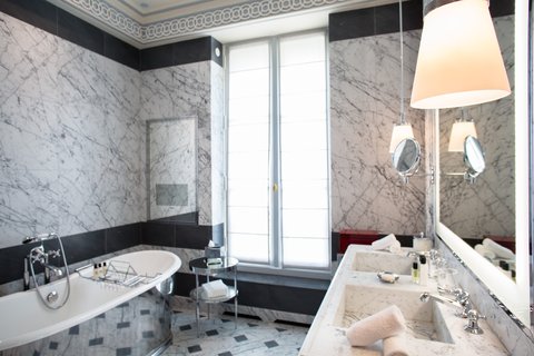 LA RESERVE PARIS HOTEL AND SPA - Photo 70