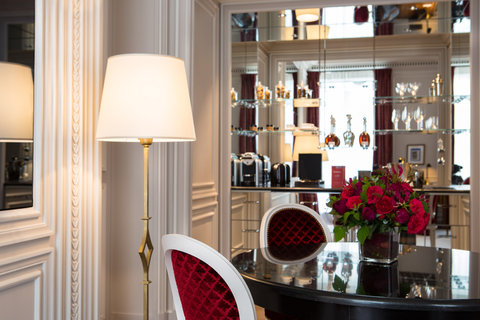 LA RESERVE PARIS HOTEL AND SPA - Photo 49