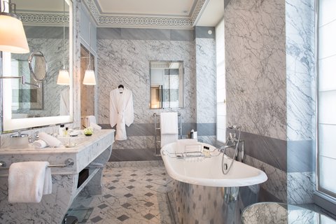 LA RESERVE PARIS HOTEL AND SPA - Photo 52