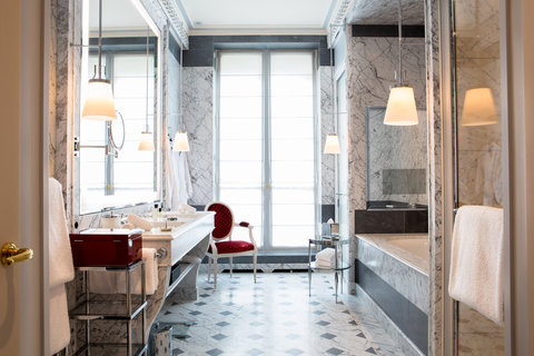 LA RESERVE PARIS HOTEL AND SPA - Photo 46