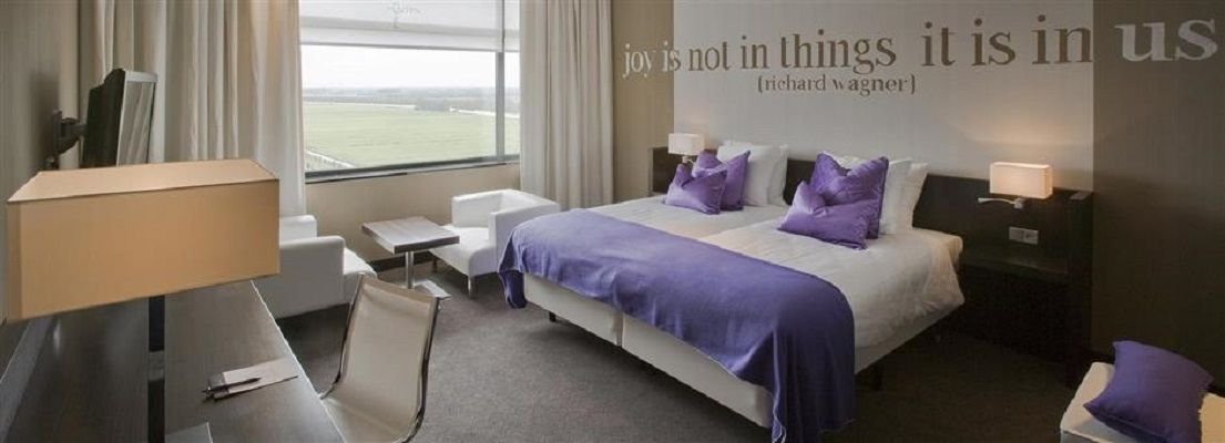 VAN DER VALK HOTEL HOUTEN UTRECHT-guestroom-Deluxe Room.jpg