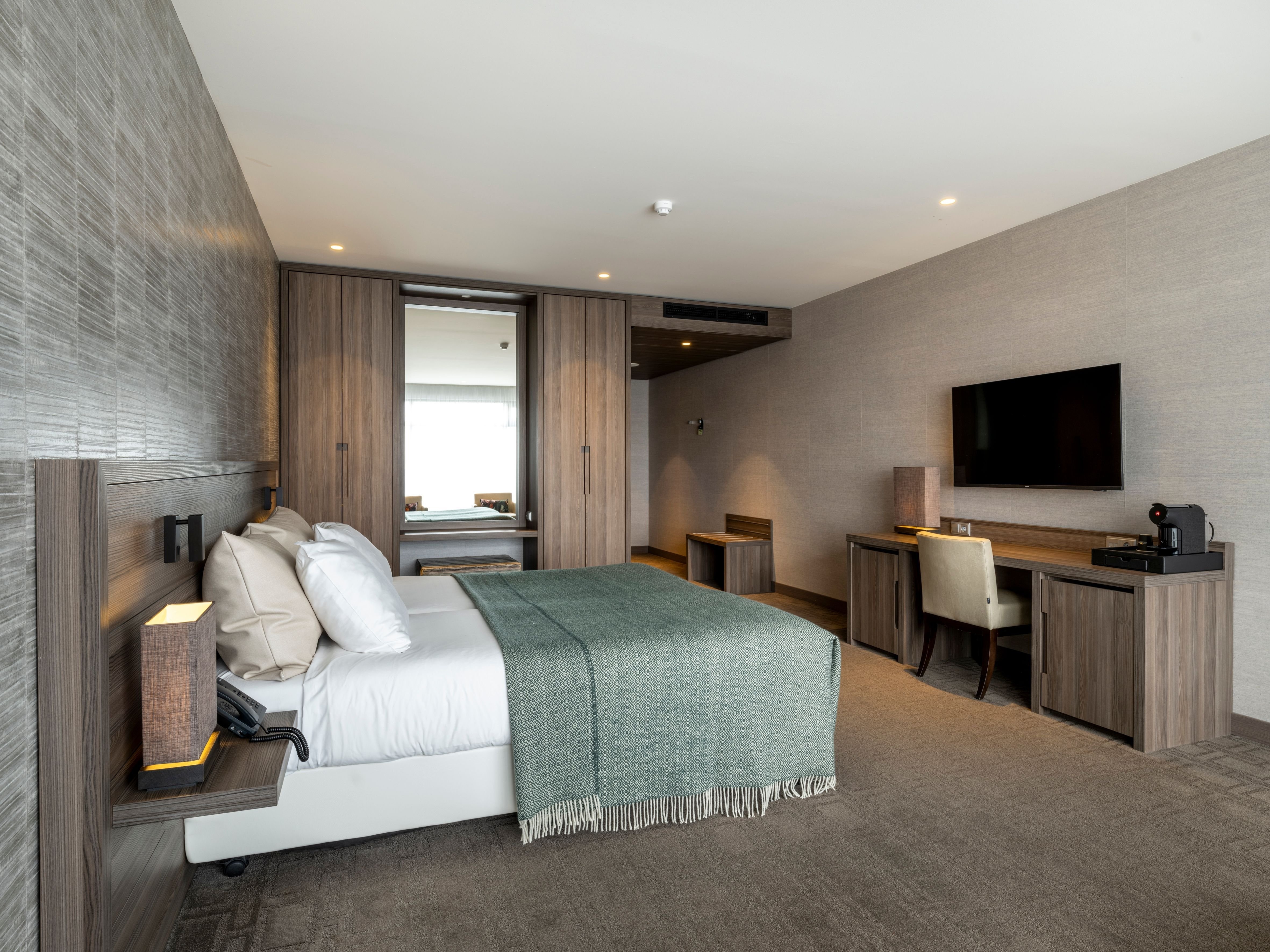 VAN DER VALK HOTEL ZWOLLE-guestroom-Superior Twin Room.jpg