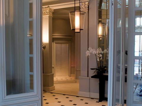 LA RESERVE PARIS HOTEL AND SPA - Photo 108