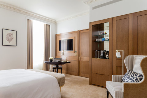 FOUR SEASONS HOTEL LONDON AT TOWER BRIDGE - Photo 4