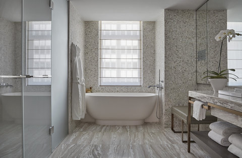 FOUR SEASONS HOTEL NEW YORK DOWNTOWN - Photo 10