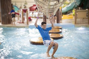great wolf lodge wisconsin dells pool hours