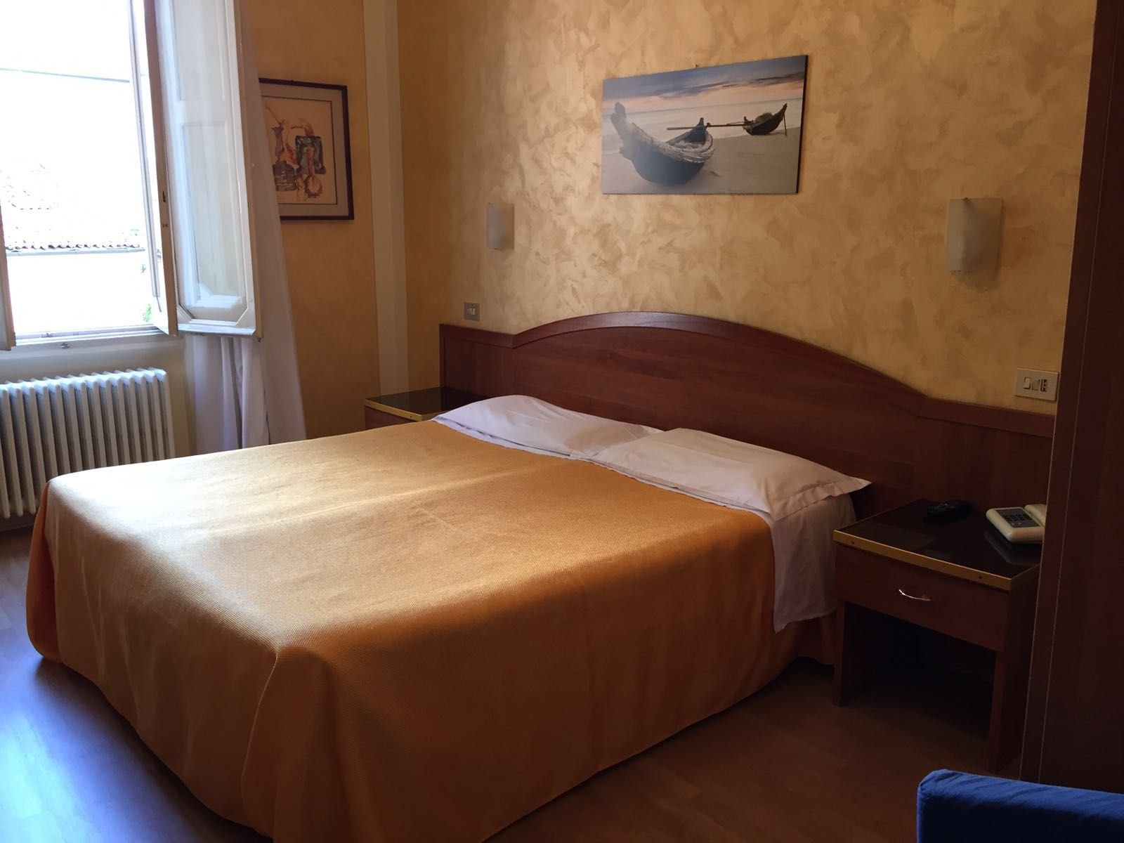 HOTEL EUROPA-guestroom-STANDARD DOUBLE ROOM.jpg