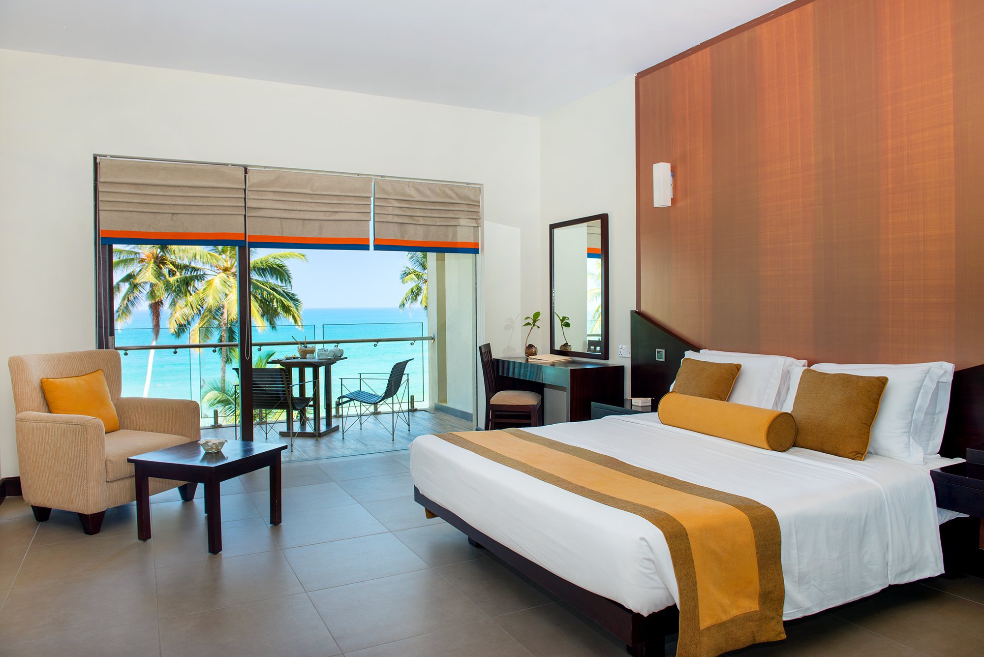 SHINAGAWA BEACH-guestroom-Deluxe Room.jpg