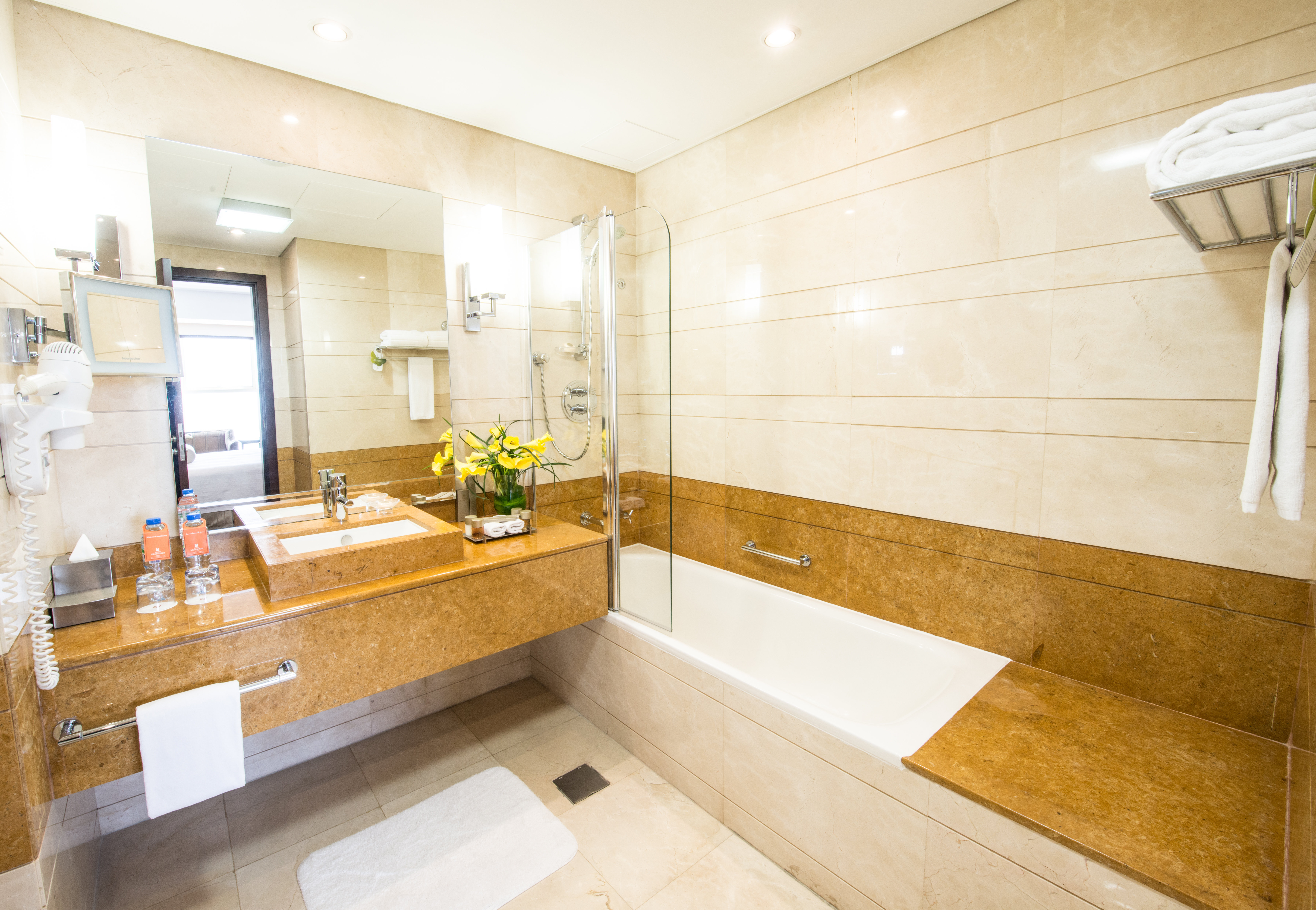Grand Millennium Dubai-guestroom-Executive Suite Bathroom.jpg
