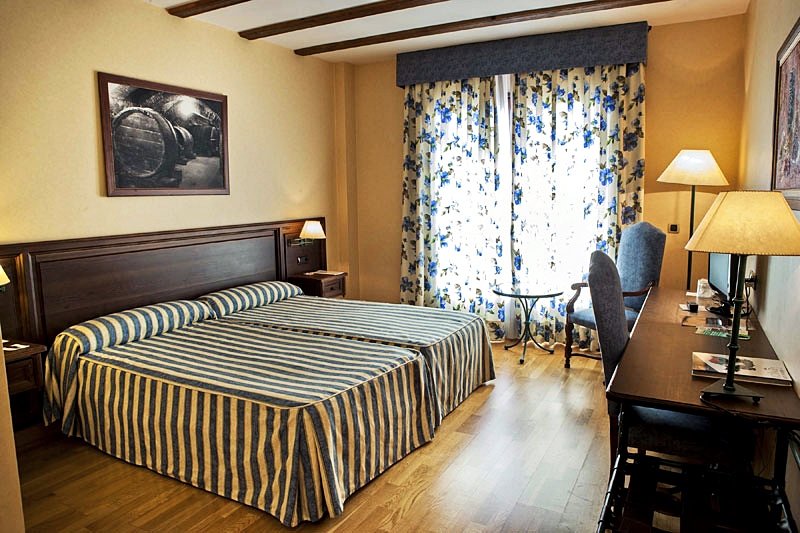SPA TUDANCA ARANDA-guestroom-002861 Guest Room.jpg