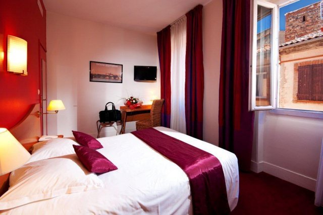 LE CLOCHER DE RODEZ-guestroom-450659 Guest Room.jpg