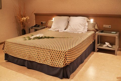607900 Guest Room