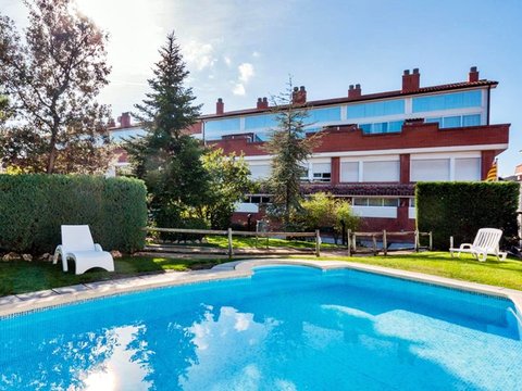 768837 Pool